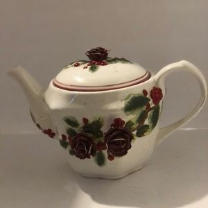 Harry And David Teapot Ceramic Raised Roses Teapot